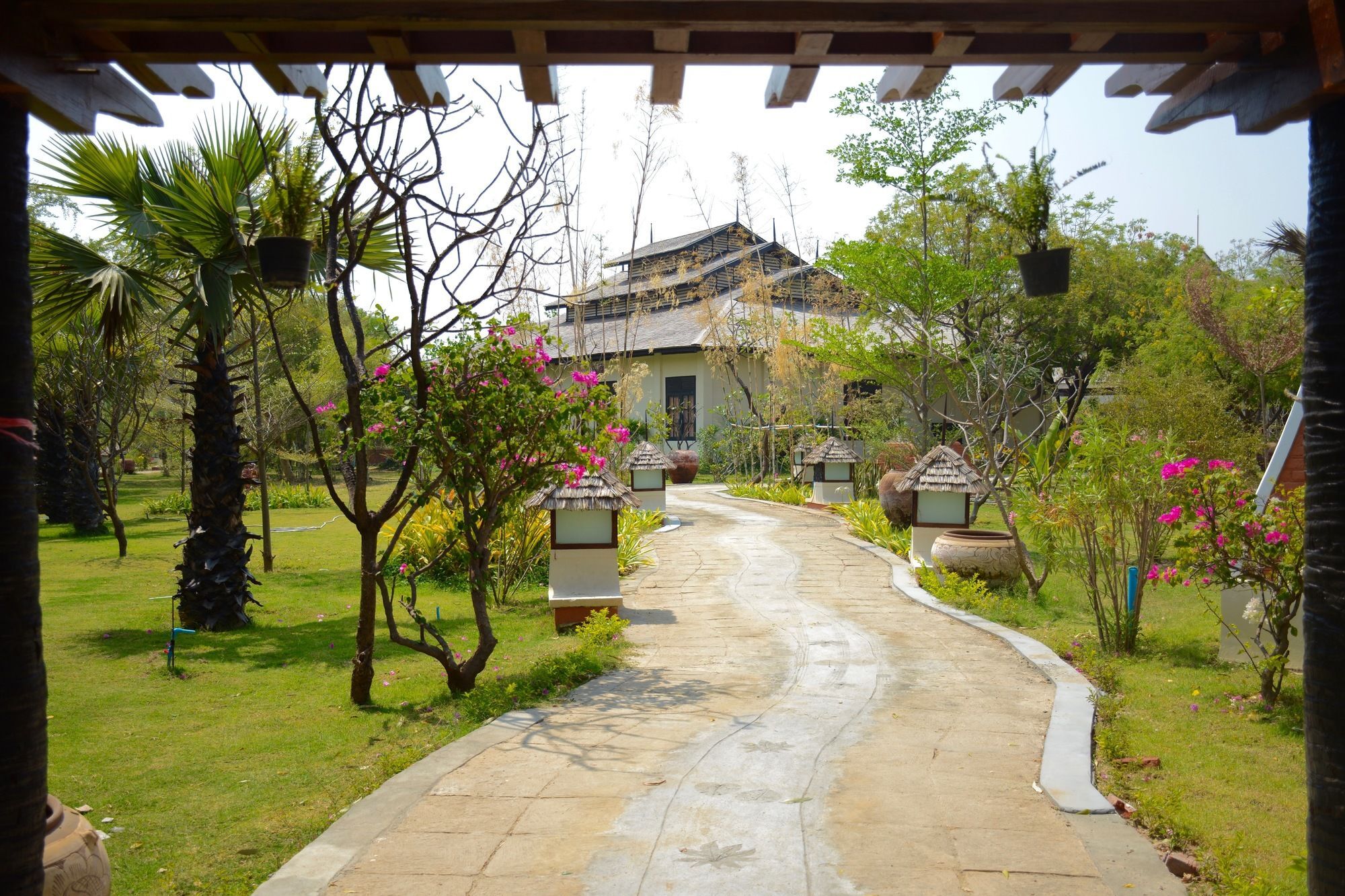 Amata Garden Resort Баган Екстериор снимка